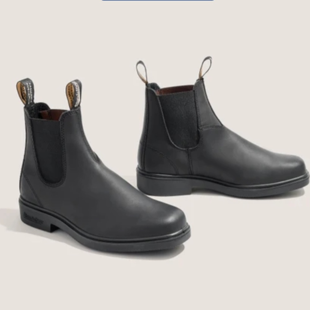 Like New Mens Blundstone Black Chelsea Boots